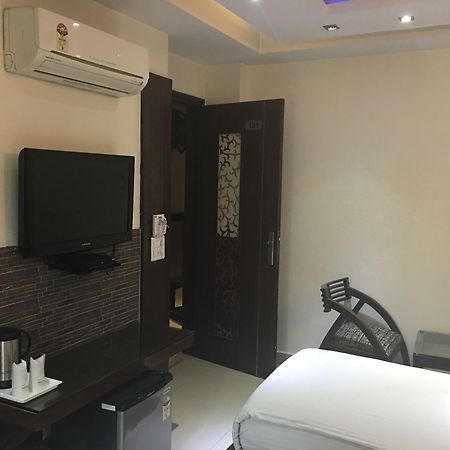 Hotel High 5 Land Delhi  Buitenkant foto