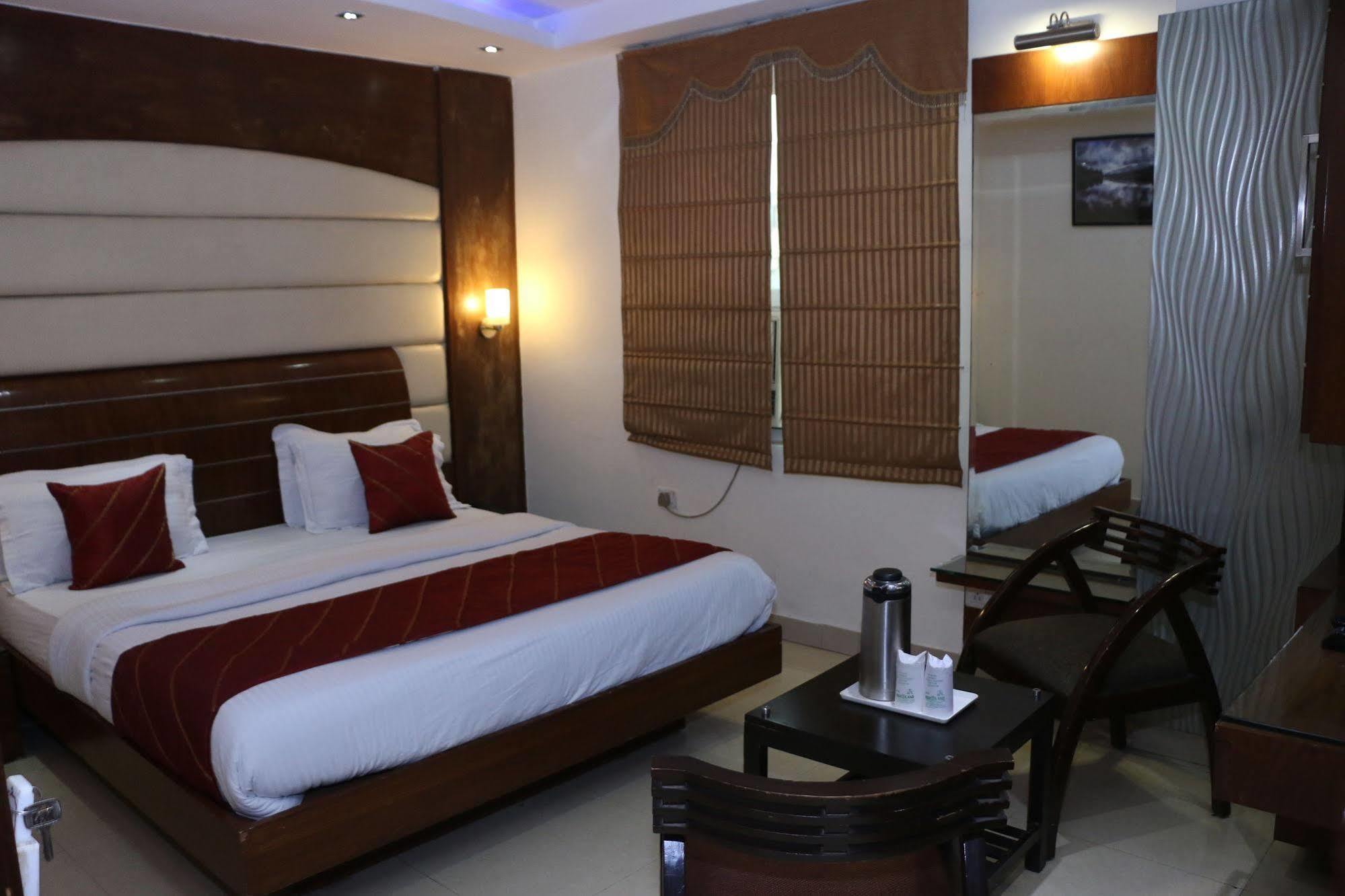 Hotel High 5 Land Delhi  Buitenkant foto