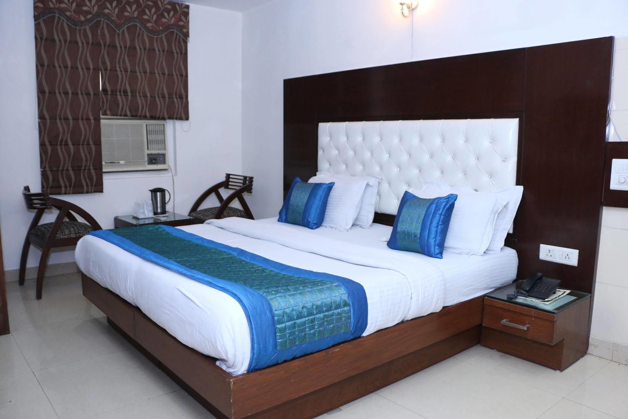 Hotel High 5 Land Delhi  Buitenkant foto